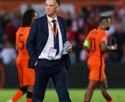 开云网站-范加尔：补时点球不存在 争议前锋通过了考试