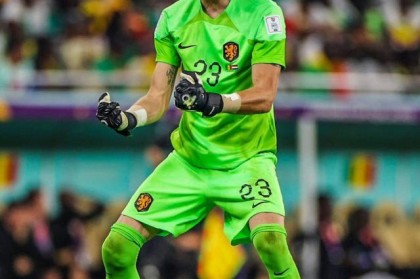 开云网址-范加尔挖掘荷兰励志门神，曾被黑手党勒索失业半年